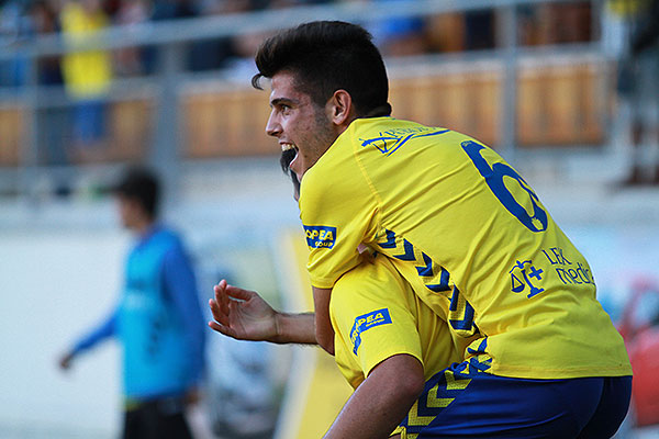 Alberto Quintana celebra el gol de Kike Márquez con el Cádiz CF / Trekant Media