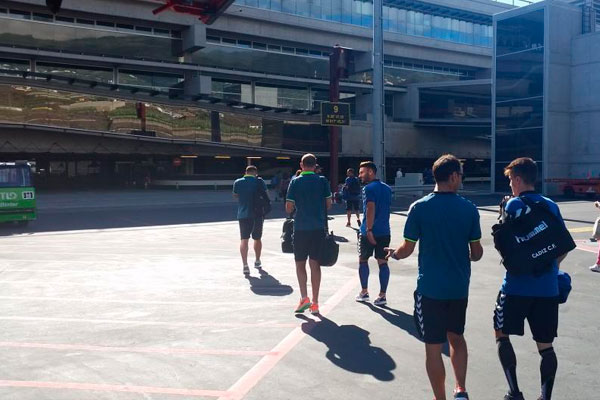 El Cádiz CF en el Aeropuerto de La Palma / cadizcf.com