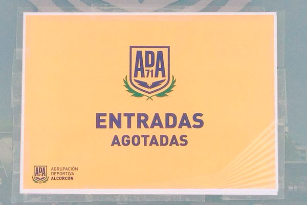 Cartel de entradas agotadas / Foto: AD Alcorcón