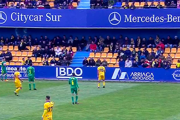 Estadio de Santo Domingo, con muchos asientos vacíos