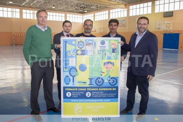 Álvaro Cervera, en la presentación del curso de TAFAD en el Colegio San Felipe Neri / Trekant Media