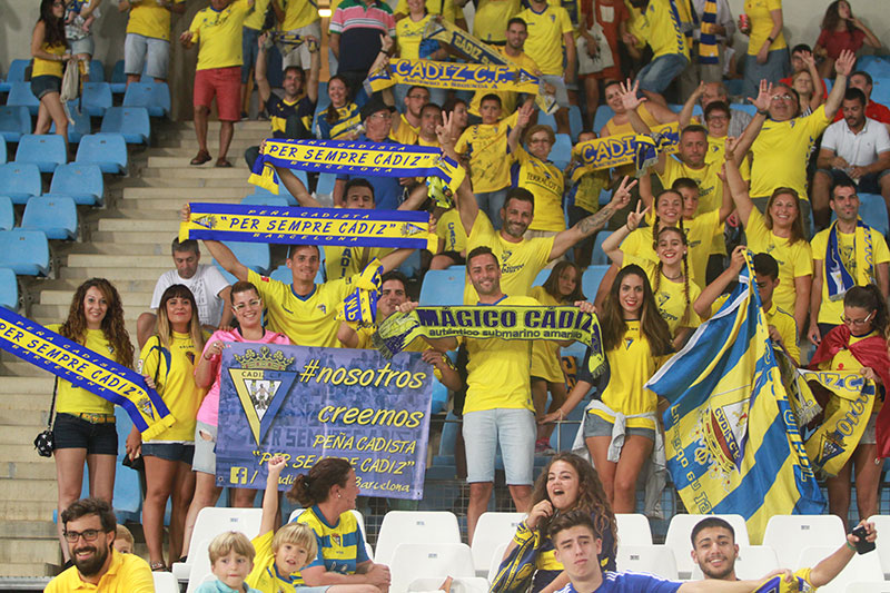 Aficionados cadistas en el UD Almería - Cádiz CF / Trekant Media