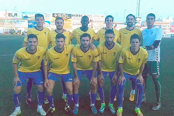 El Cádiz CF ante la UB Lebrijana / Cedida