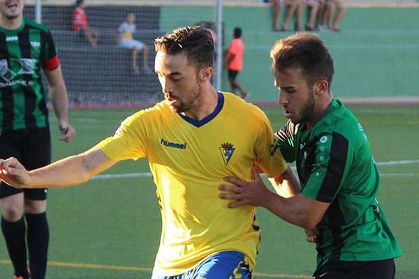 CD Pedrera - Cádiz B / foto: Andalucía Centro Deportes - Cadena SER