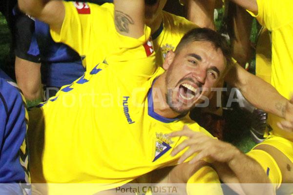 Carlos Calvo celebrando el ascenso en Alicante / Trekant Media