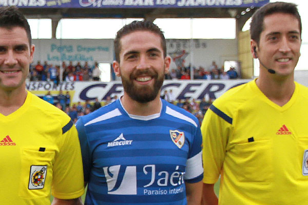 Carles antes de empezar un partido ante el Cádiz. / Trekant Media