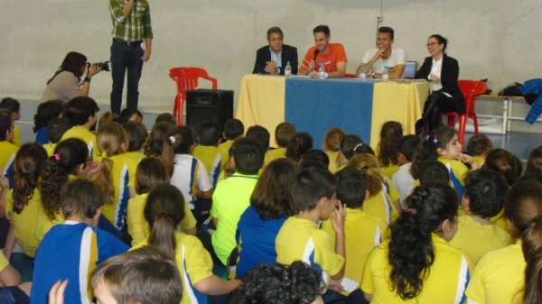 El Cádiz CF, en el Colegio Mirandilla / cadizcf.com