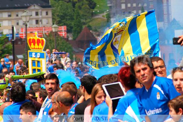 Aficionados del Cádiz CF y del Real Oviedo / Trekant Media