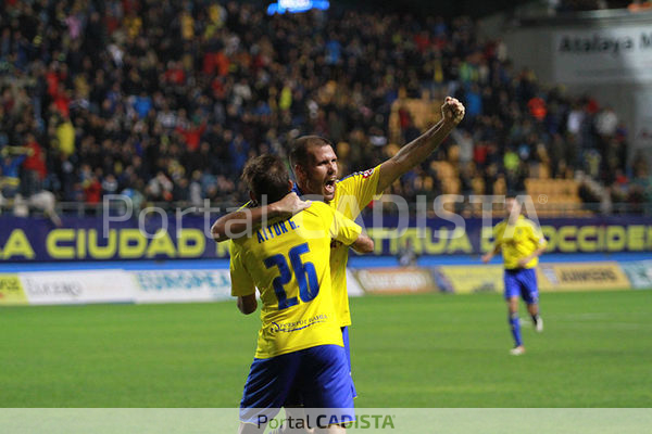 Ortuño y Aitor celebran un gol ante el Alcorcón / Trekant Media