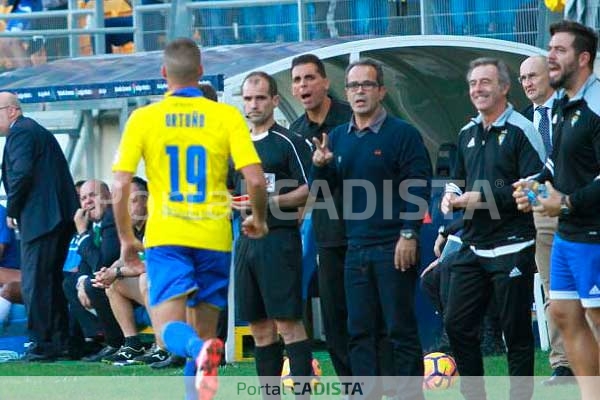 Cervera mejora los números del Cádiz en Segunda