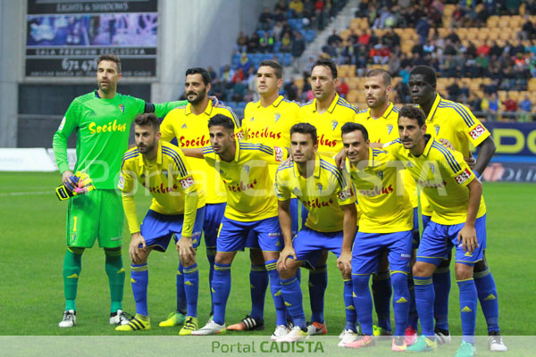 Once inicial del Cádiz CF ante la AD Alcorcón / Trekant Media