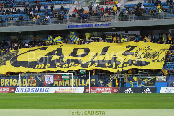 Tifo 'Cádiz me sana la vida' de Brigadas Amarillas / Trekant Media