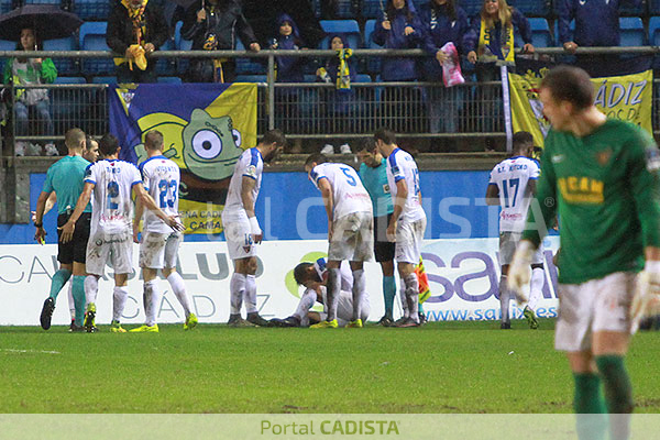 Lanzamiento de una botella a un jugador del UCAM Murcia / Trekant Media