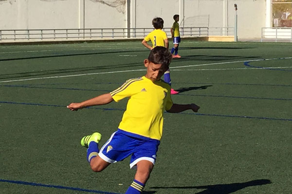 Un jugador del Cádiz CF Benjamín