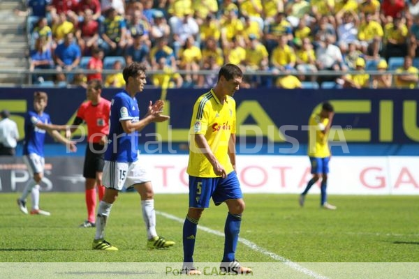 El Cádiz cayó derrotado ante el Real Oviedo