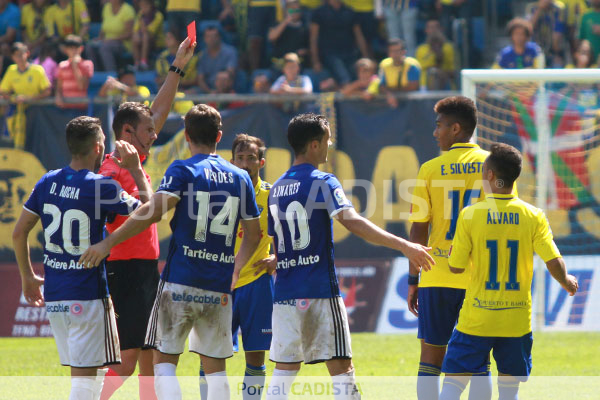 Expulsión de Eddy Silvestre ante el Real Oviedo / Trekant Media