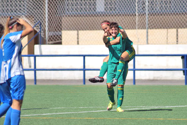 El Cádiz CF Femenino celebra un gol ante el CD Híspalis Juvenil / Águeda Sánchez - portalcadista.com