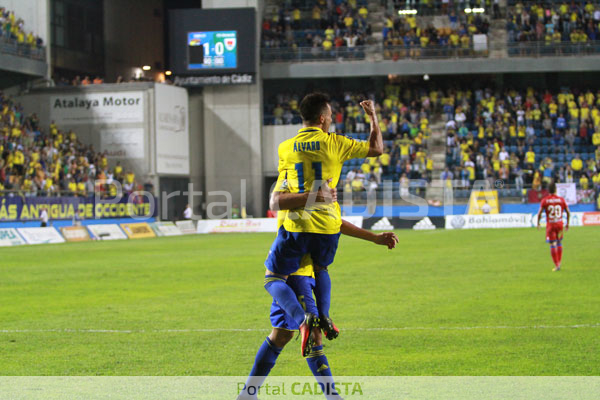 El Cádiz CF celebra el gol ante el CD Numancia / Trekant Media