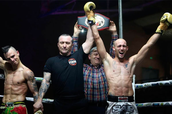 Carlos Coello, campeón de Muay Thai WKN