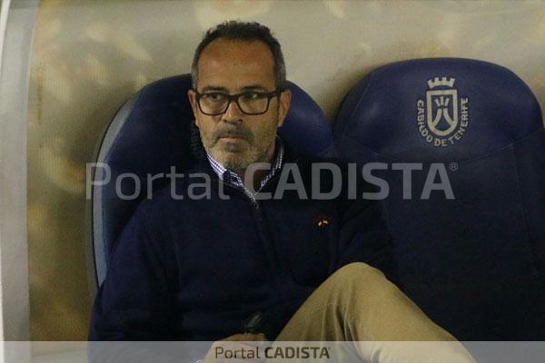 Álvaro Cervera, entrenador del Cádiz CF / José Antonio Carrasco - eldorsal.com