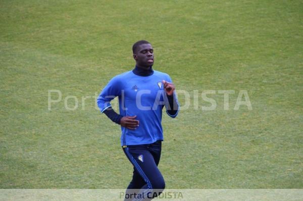 Sankaré entrenando en El Rosal este martes