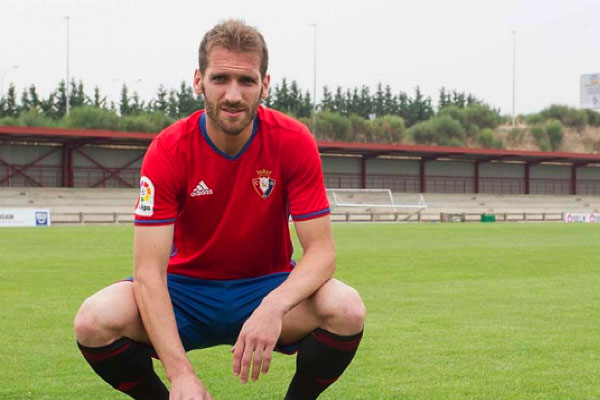 Fausto Tienza, con Osasuna / osasuna.es