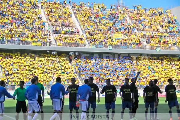 Aficionados cadistas en el Cádiz CF - Real Oviedo del playoff de 2015 / Trekant Media