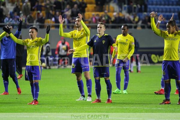 Cádiz CF celebrando una victoria en el estadio Ramón de Carranza / Trekant Media