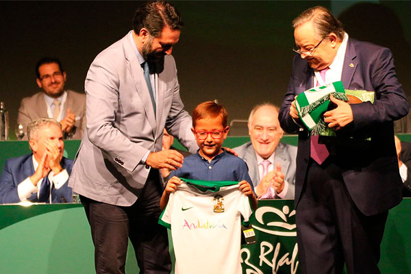 Ignacio Guerrero recibe el premio de la RFAF / RFAF