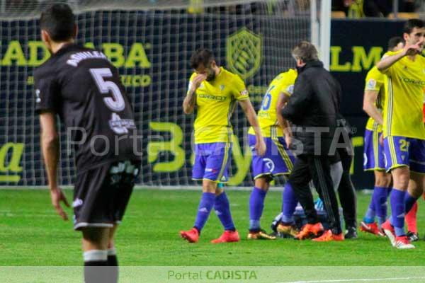 Alberto Perea marchándose lesionado / Trekant Media