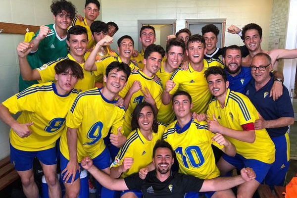 Balón de Cádiz CF Cadete A