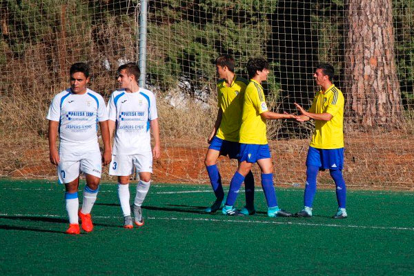 El Balón de Cádiz CF Juvenil celebra un gol ante el Arcos CF / cadizcf.com