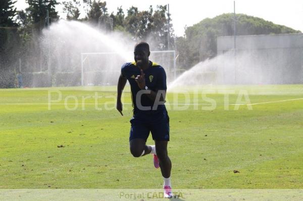 Khalifa Sankaré en el entrenamiento de hoy