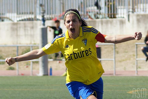 Karito celebrando un gol. / Águeda Sánchez - Portal Cadista