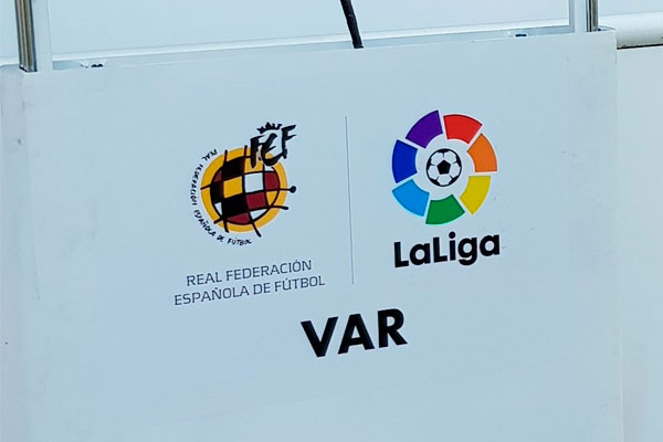 VAR en España