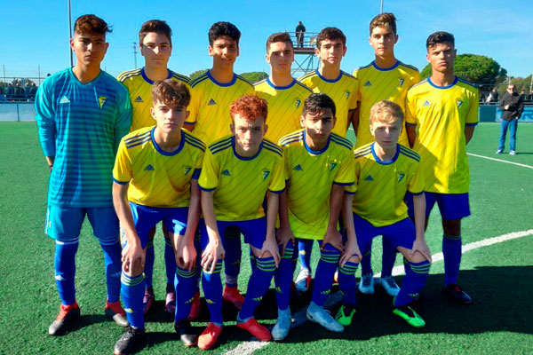 Balón de Cádiz CF Cadete B / cadizcf.com