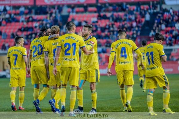 El Cádiz vuelve a plaza de playoff / Trekant Media