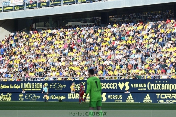 Grada del Ramón de Carranza durante el Cádiz - Zaragoza / Trekant Media