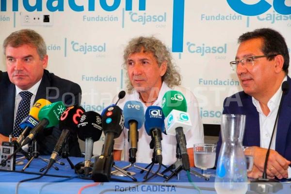 Mágico en la rueda de prensa en Cajasol / Trekant Media