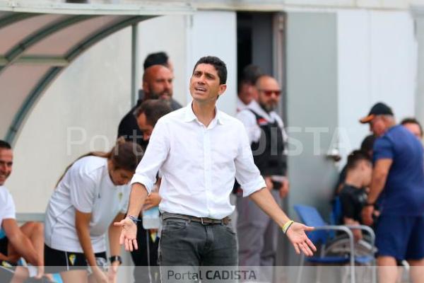 Juanma Pavón, entrenador del Cádiz B / Trekant Media