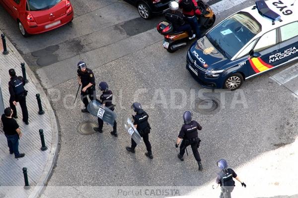 Dispositivo policial en la previa del Cádiz CF - Málaga CF / Trekant Media