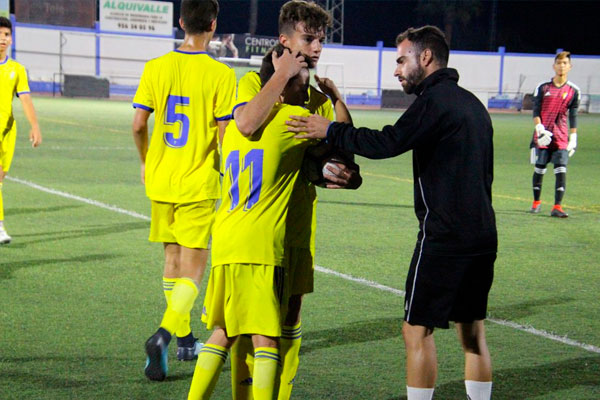 Balón de Cádiz CF Cadete B / cadizcf.com