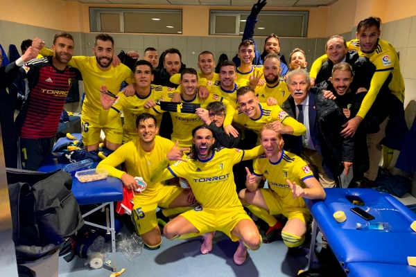 El equipo celebra la victoria ante el CD Lugo y se la dedica a Baguetina / cadizcf.com