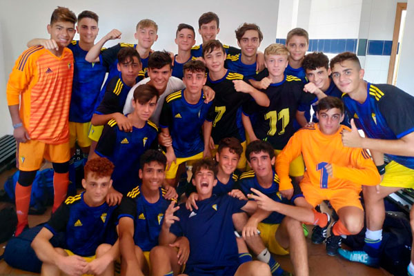 Balón de Cádiz CF Cadete B / cadizcf.com