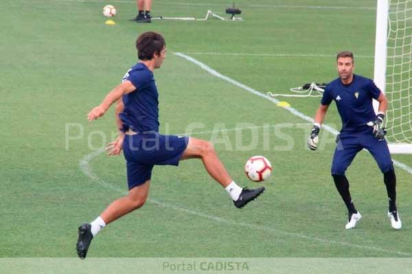 Lekic disparando a puerta en El Rosal / Trekant Media