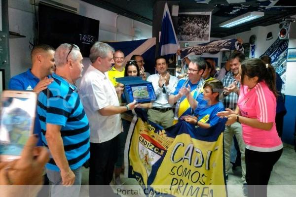 Hermanamiento en el CD Tenerife - Cádiz CF