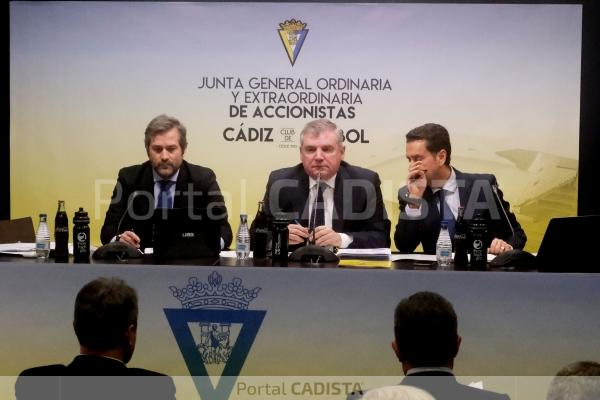 Manuel Vizcaíno en la Junta General de Accionistas del Cádiz CF / Trekant Media