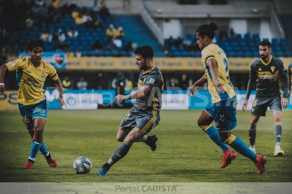 Debut de Álvaro Giménez con el Cádiz CF / San Acosta - portalcadista.com