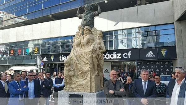 Monumento a la Afición del Cádiz CF / Trekant Media