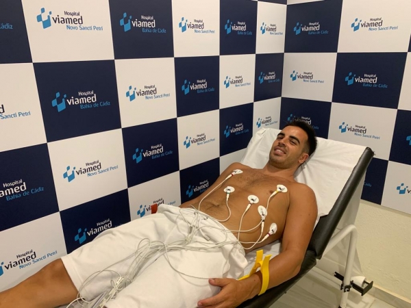 Jurado en el reconocimiento médico con el Cádiz CF / cadizcf.com